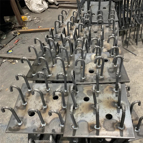 图纸中如何确定吉林市预埋件的位置？